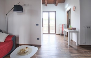 2 bedrooms, iron/ironing board, free WiFi