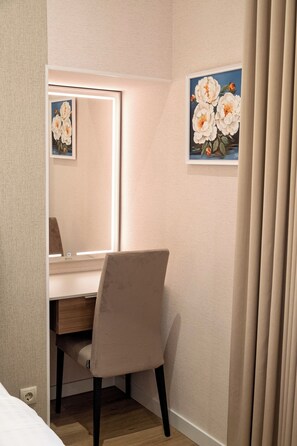 2 bedrooms, in-room safe, iron/ironing board, travel cot