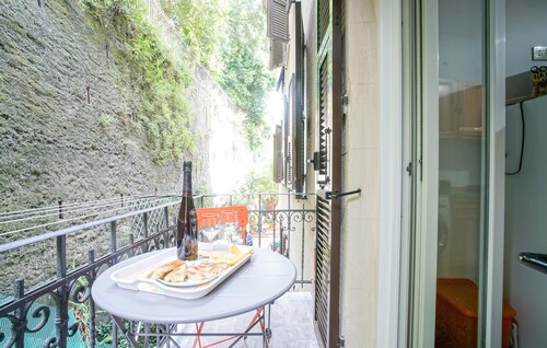 Nice apartment in Genova with WiFi