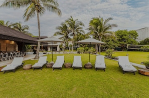 Property grounds - 7-bedroom beachfront luxury villa in Playa del Carmen (Playa del Carmen)