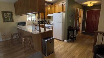 Smart TV, fireplace, video games, books