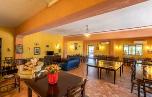 Interior - Nice home in Belpasso (Belpasso)