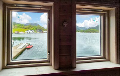 Nice home in Erfjord with WiFi