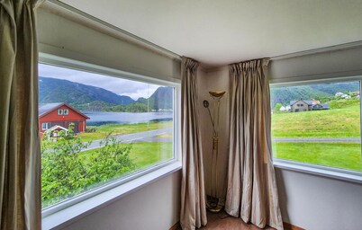 Nice home in Erfjord with WiFi