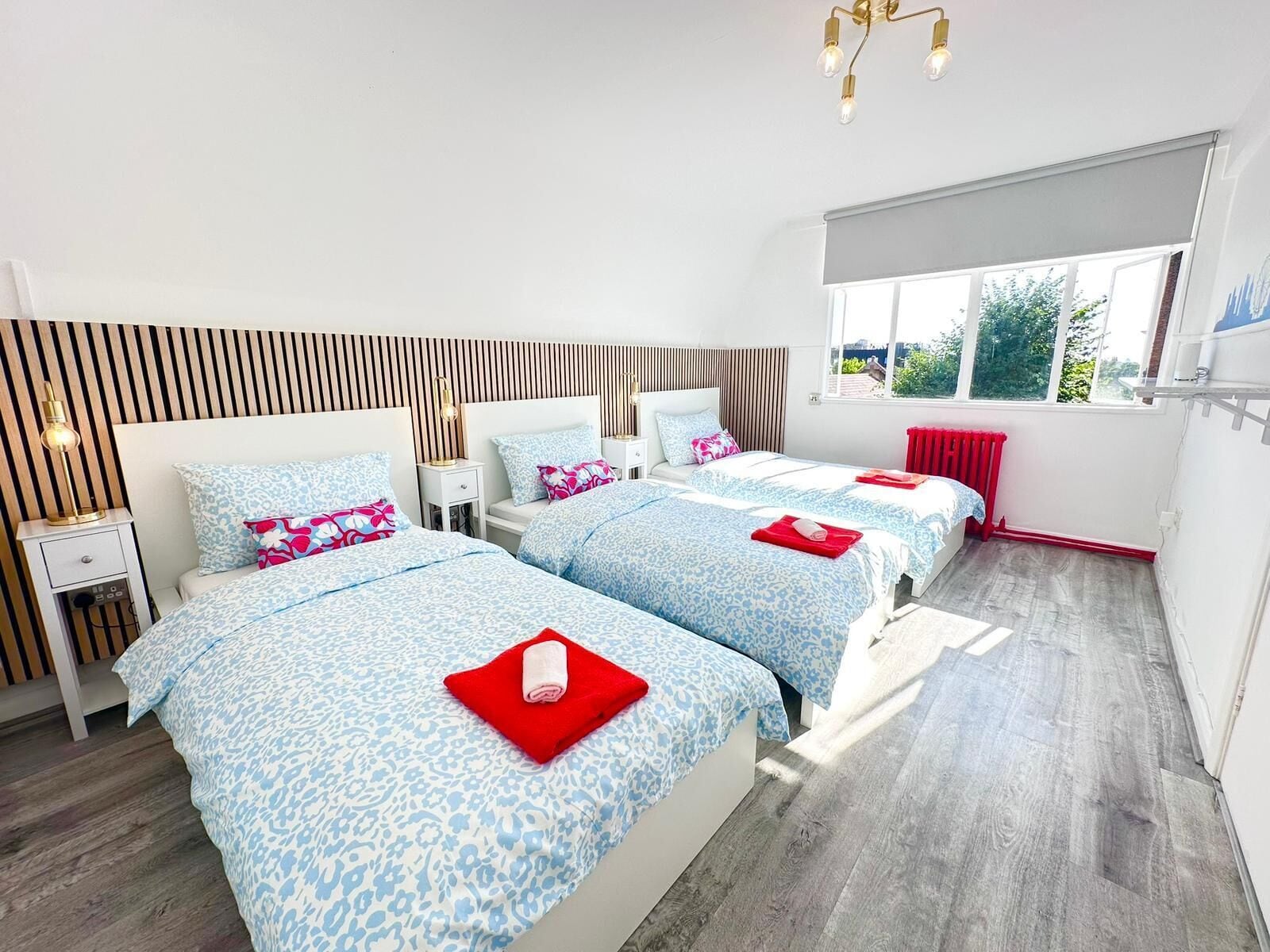 1 slaapkamer, een strijkplank/strijkijzer, wifi, beddengoed