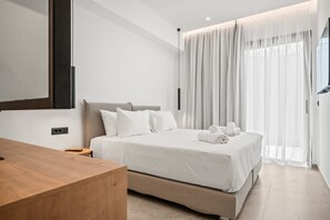 2 bedrooms, in-room safe, iron/ironing board, free WiFi
