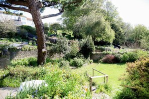 Property grounds - 2 BR Home In Quite Village / Beaches & Sea View (Stoke Fleming)