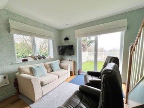 TV - 2 BR Home In Quite Village / Beaches & Sea View (Stoke Fleming)