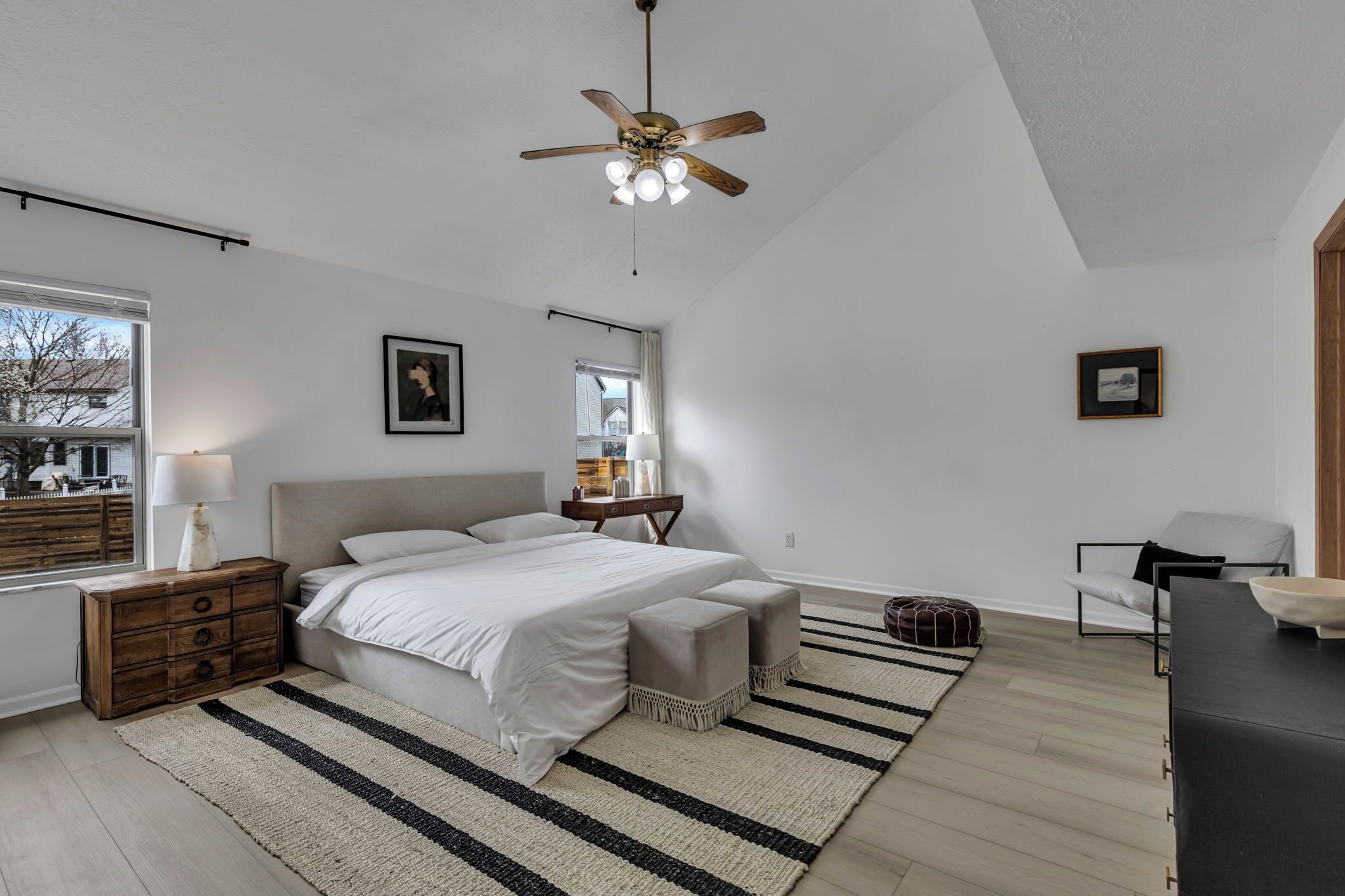 6 chambres, fer et planche à repasser, Wi-Fi, draps fournis