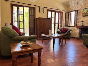 Villa, 4 Bedrooms, Private Pool, Garden View | Living room