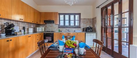 Villa, 4 Bedrooms, Private Pool, Garden View | Living room