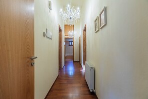 Villa, 4 Bedrooms, Private Pool, Garden View | Interior