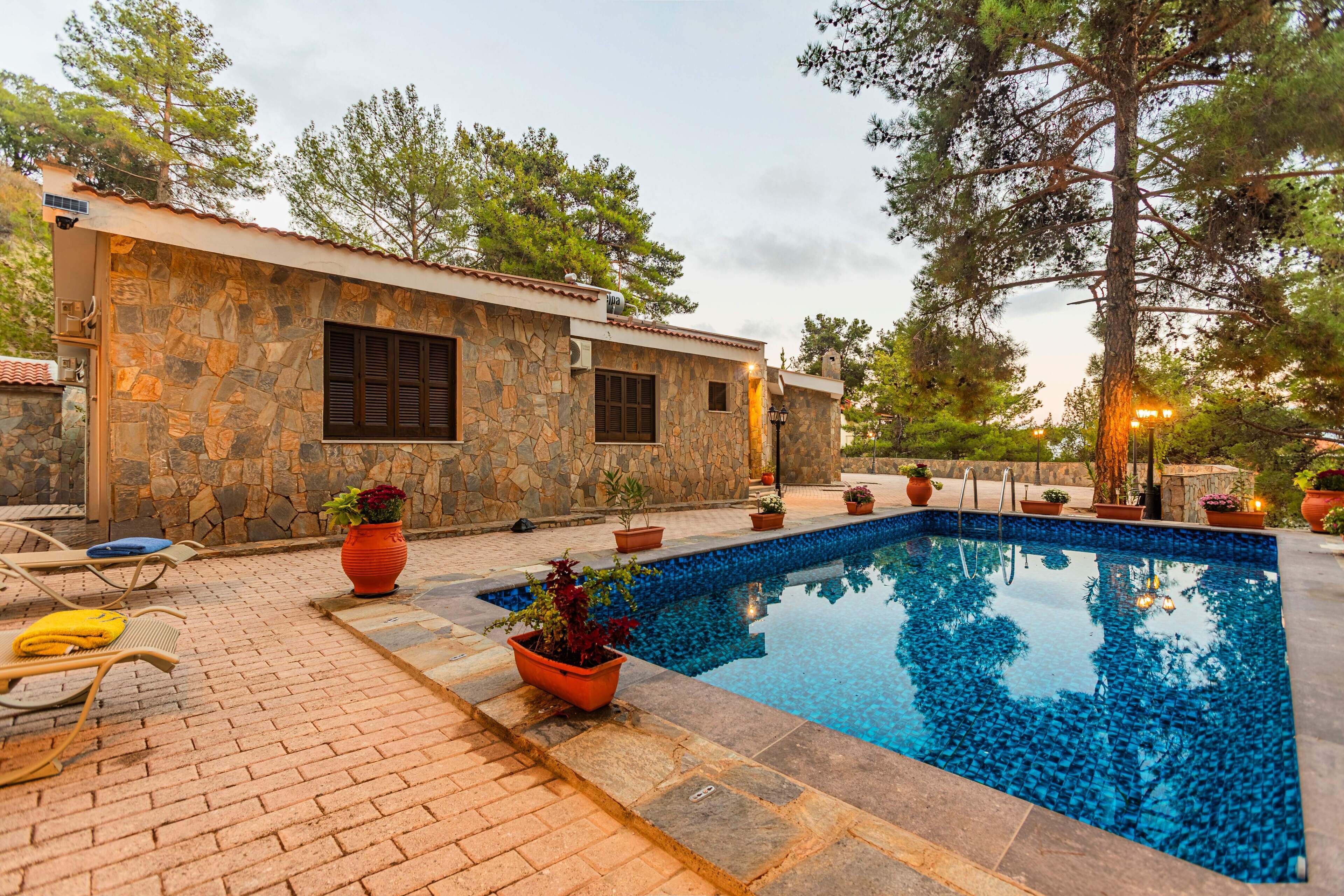 Villa, 4 chambres, piscine privée, vue sur le jardin | Piscine | Piscine extérieure