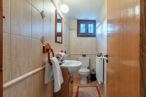 Villa, 4 Bedrooms, Private Pool, Garden View | Bathroom