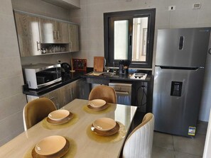 Microonde, forno, piano cottura, lavastoviglie