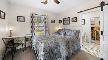 2 bedrooms, iron/ironing board, WiFi (free), bed sheets
