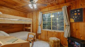 2 bedrooms, desk, iron/ironing board, travel cot