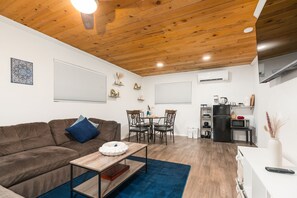 Living area - Midtown Reno 1br W/ share Hot Tub & Backyard (Reno)