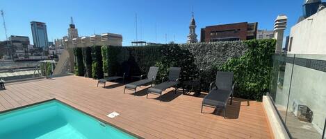 Apartamento, 1 habitación, accesible para personas con discapacidad, fumadores | Piscina | Una piscina al aire libre