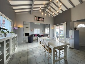 TV - UHALDEN BORDA - SAINT-JEAN-DE-LUZ (SAINT-JEAN-DE-LUZ)
