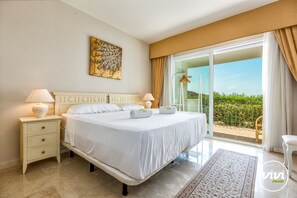 2 bedrooms, in-room safe, iron/ironing board, free WiFi