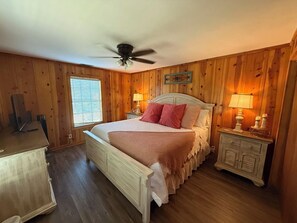 4 bedrooms, iron/ironing board, travel crib, free WiFi