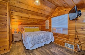 4 bedrooms, iron/ironing board, travel cot, free WiFi
