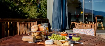 Sunny Balcony | Mountain Views | Relaxed - KK04313
