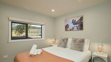 3 bedrooms, WiFi, bed sheets