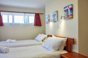 3 bedrooms, iron/ironing board, WiFi, bed sheets - Coastal | Spacious | Mountain Views - KK21238 (Kaikoura)