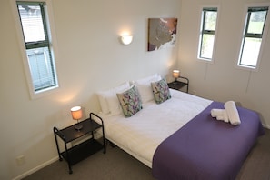 2 Schlafzimmer, Bügeleisen/Bügelbrett, Bettwäsche