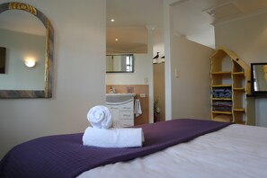 1 chambre, fer et planche Ă repasser, draps fournis
