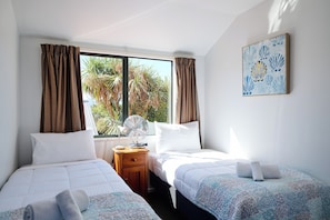 7 bedrooms, iron/ironing board, WiFi, bed sheets