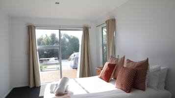 3 chambres, fer et planche à repasser, accès Internet, draps fournis