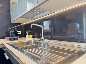 Fridge, microwave, oven, stovetop