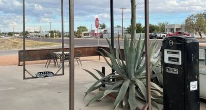 Pik-Pak B - `Service Station`