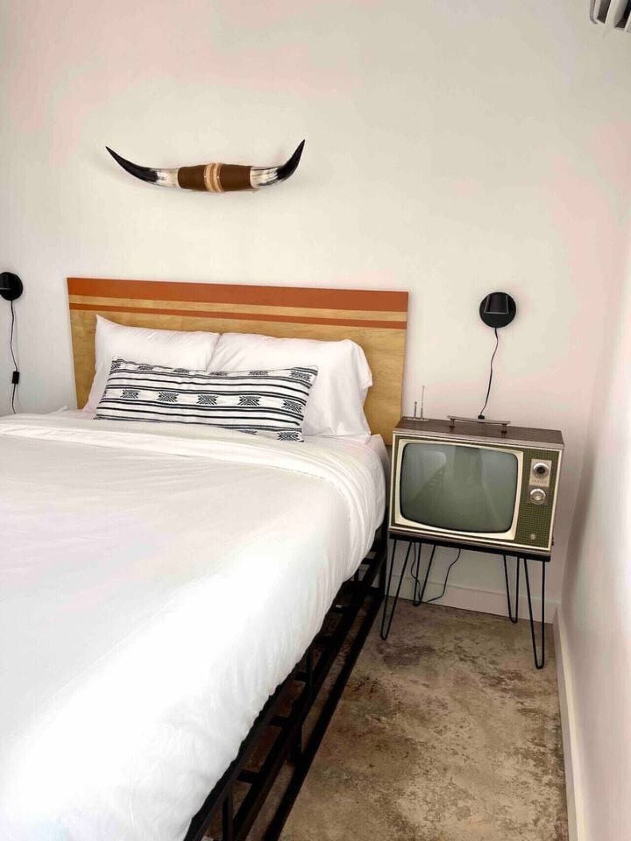 Escritorio, wifi gratis y ropa de cama 