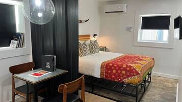1 habitación, escritorio, wifi gratis y ropa de cama