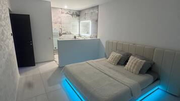 4 chambres, fer et planche à repasser, Wi-Fi, draps fournis