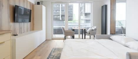 Iron/ironing board, WiFi, bed sheets