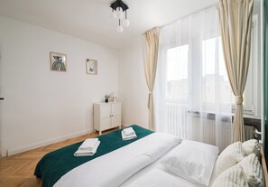 2 bedrooms, iron/ironing board, WiFi, bed sheets