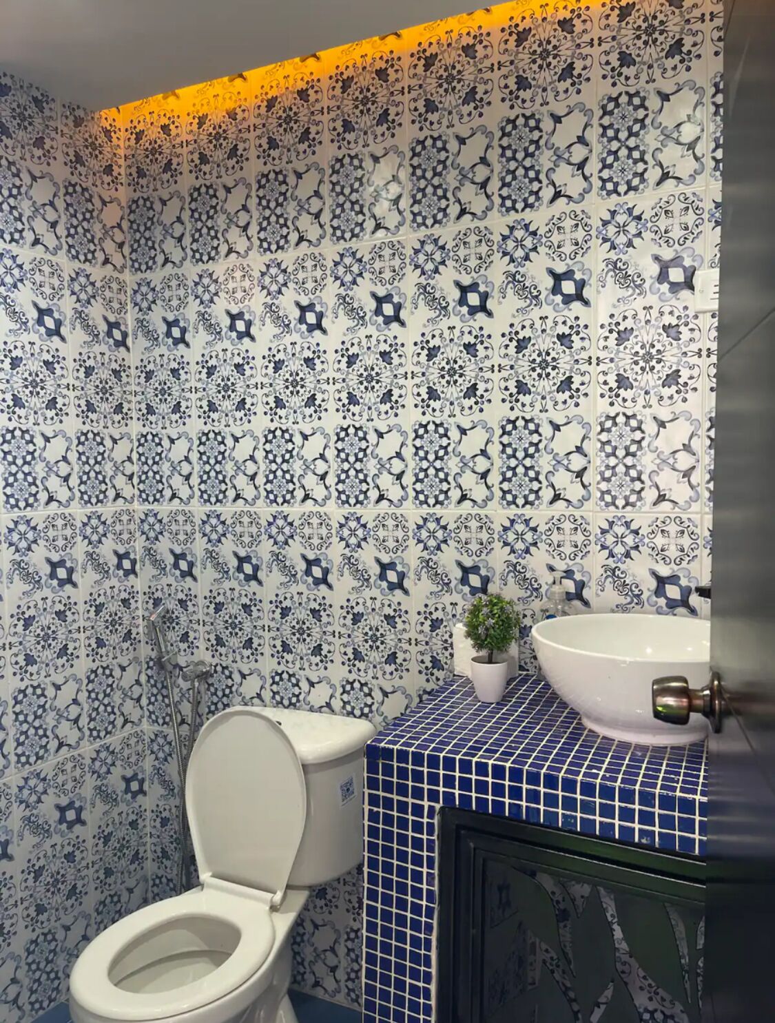 Douche, savon, papier toilette