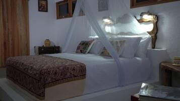 Family Suite, Patio, Garden View | Minibar, in-room safe, free cribs/infant beds, free rollaway beds