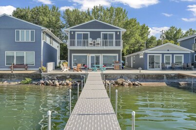 NEW LISTING...AWave From It All - Lakefront on Big Spirit Lake