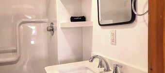 Cottage # 1 Hunts Point Beach Cottages - 2 bedrooms