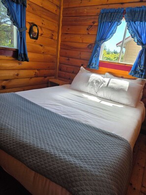 2 bedrooms, iron/ironing board, travel cot, WiFi