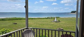 Hunts Point 2-BR Coastal Retreat - Cottage # 3