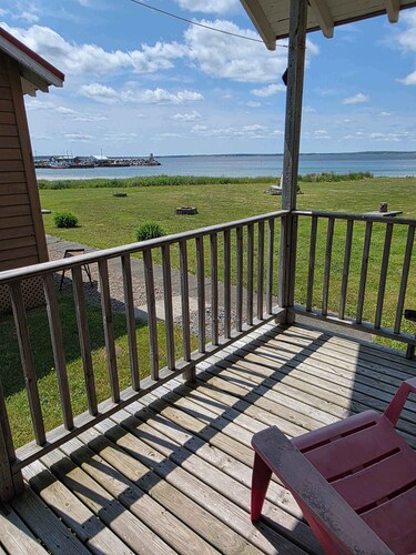 Hunts Point 2-BR Coastal Retreat - Cottage # 4