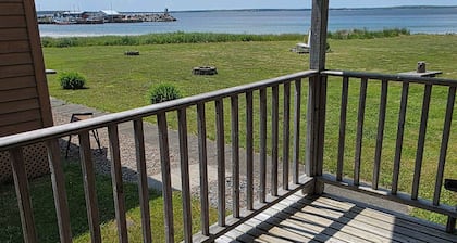 Hunts Point 2-BR Coastal Retreat - Cottage # 4