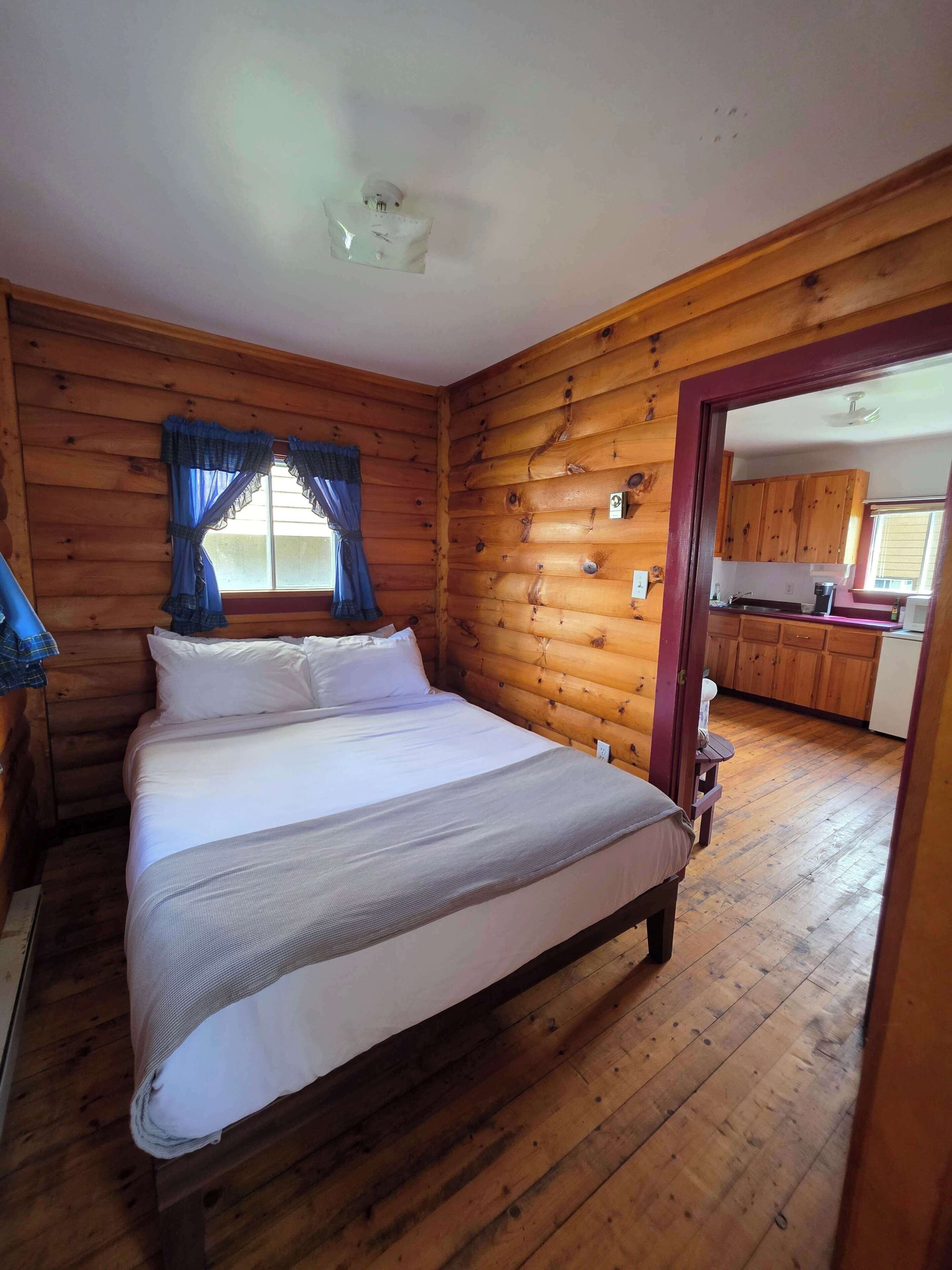 1 chambre, fer et planche à repasser, lit de bébé portatif, Wi-Fi